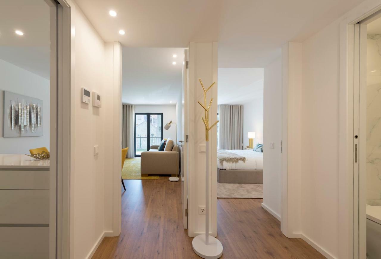 Lovelystay - Downtown Balcony Apartment With Free Parking OOporto Exteriör bild