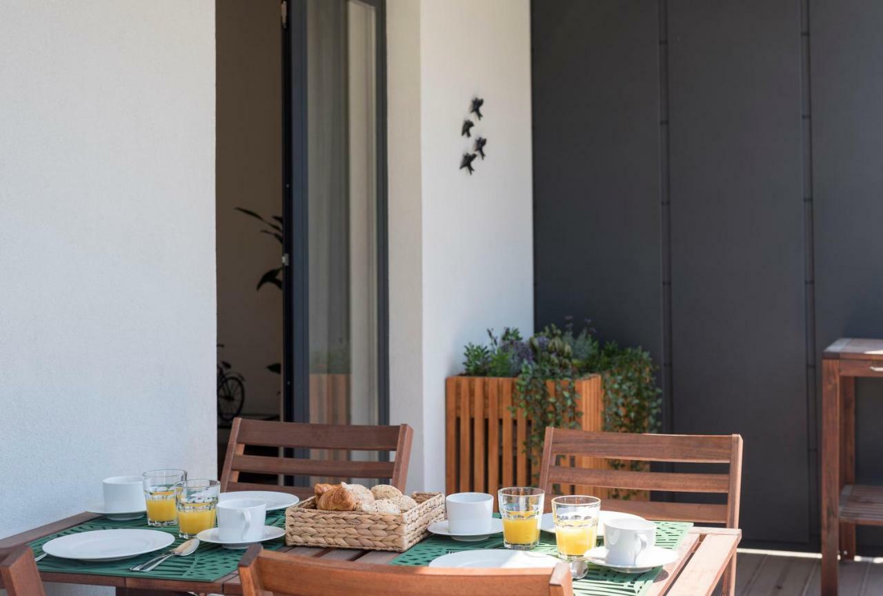 Lovelystay - Downtown Balcony Apartment With Free Parking OOporto Exteriör bild