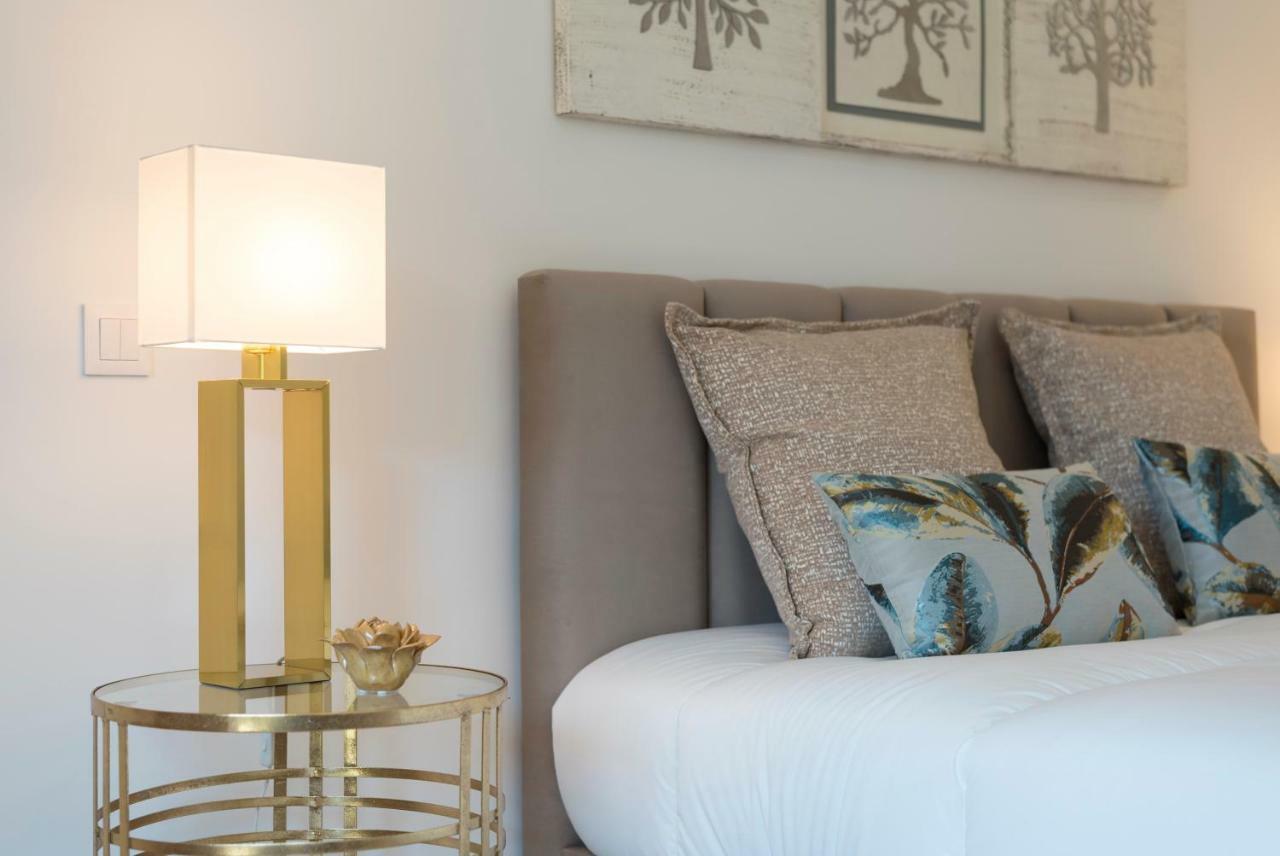Lovelystay - Downtown Balcony Apartment With Free Parking OOporto Exteriör bild