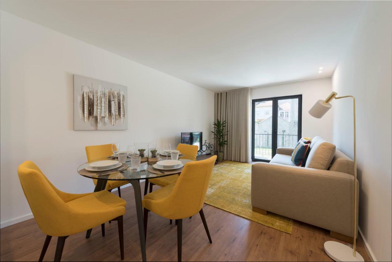 Lovelystay - Downtown Balcony Apartment With Free Parking OOporto Exteriör bild