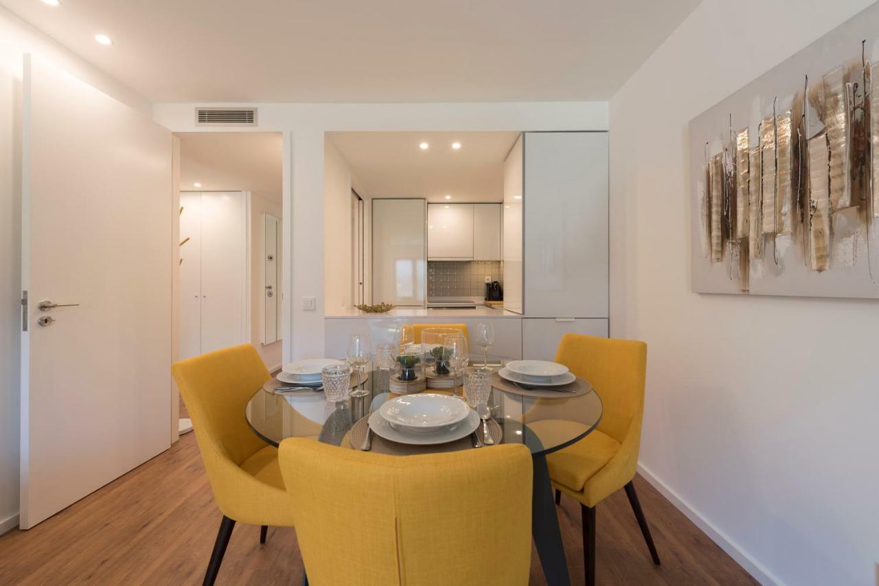 Lovelystay - Downtown Balcony Apartment With Free Parking OOporto Exteriör bild