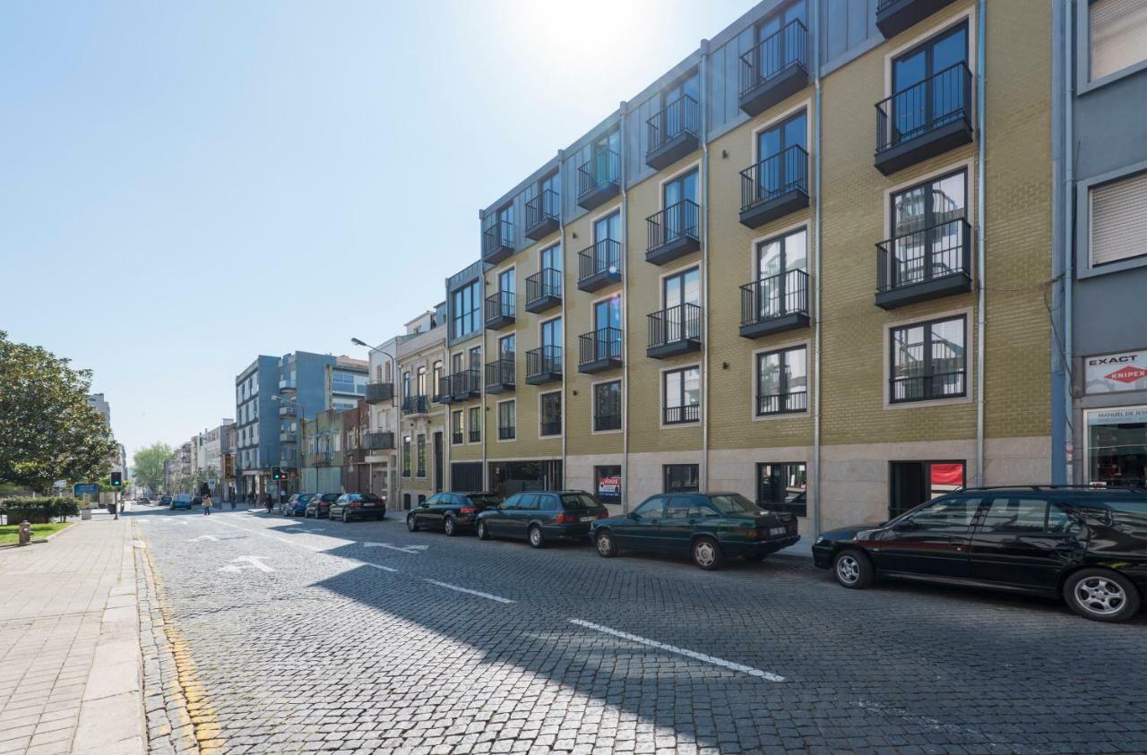 Lovelystay - Downtown Balcony Apartment With Free Parking OOporto Exteriör bild